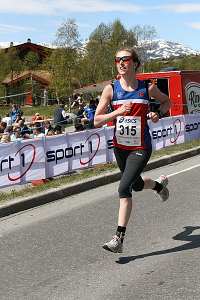 Petra Jacoby på vei inn til seier i Fjelleventyret